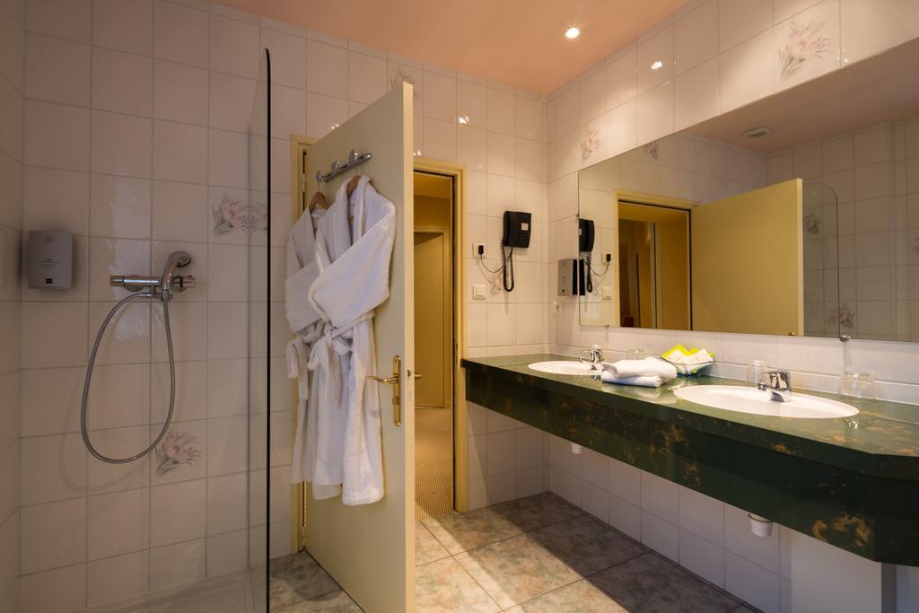 Auberge Du Lac, Sure Hotel Collection By Best Western Mesnil-Saint-Père 외부 사진