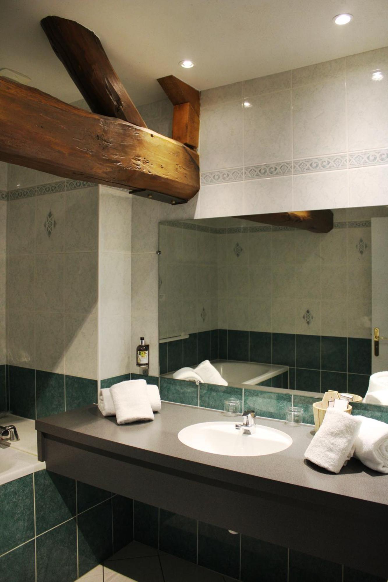 Auberge Du Lac, Sure Hotel Collection By Best Western Mesnil-Saint-Père 외부 사진
