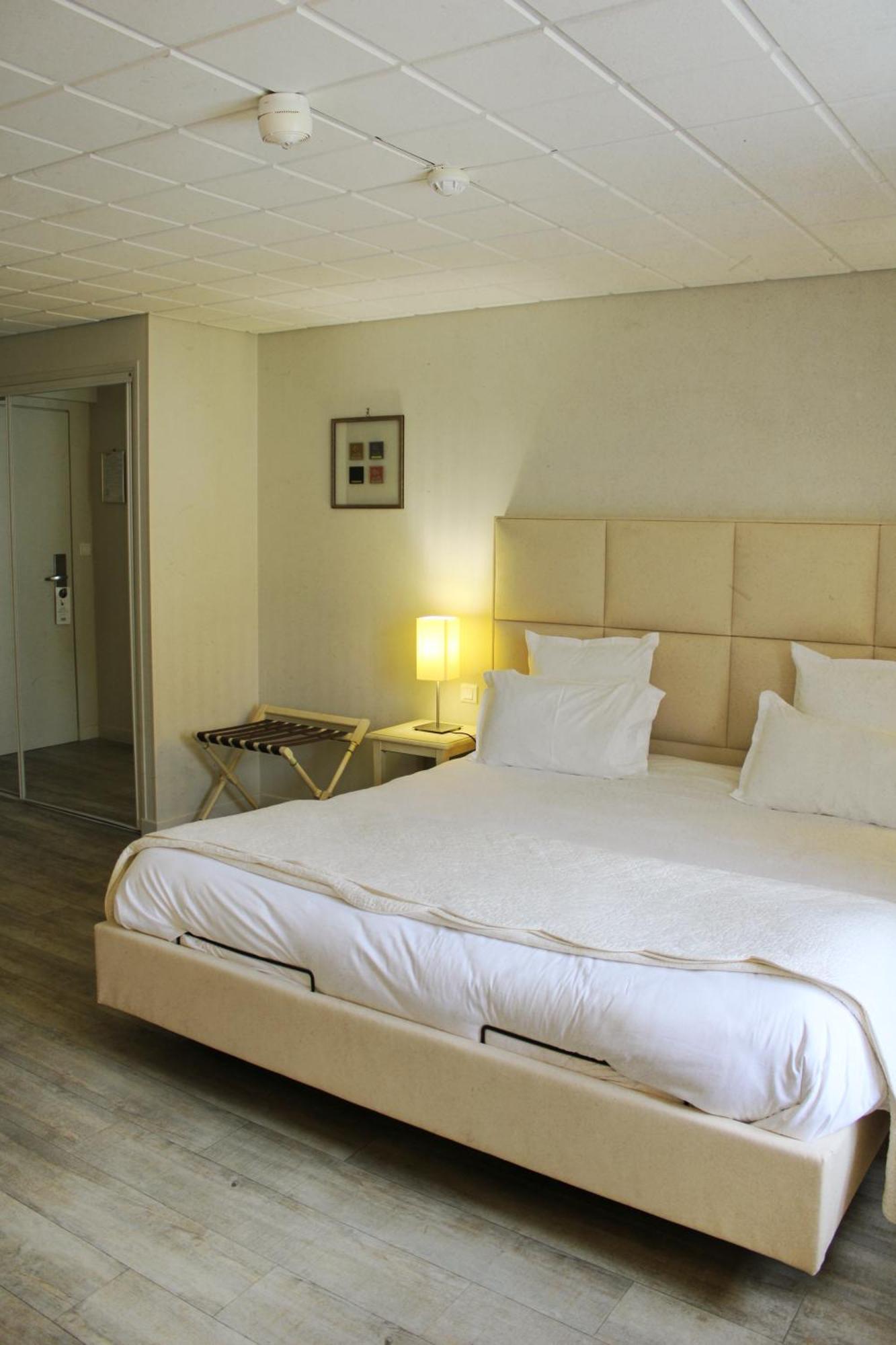 Auberge Du Lac, Sure Hotel Collection By Best Western Mesnil-Saint-Père 외부 사진