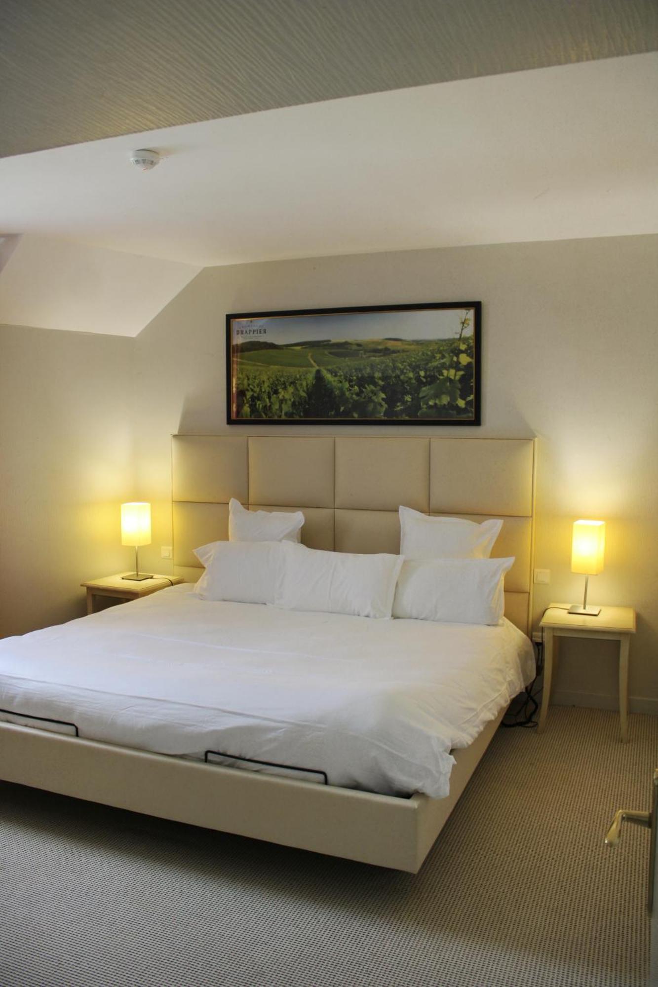 Auberge Du Lac, Sure Hotel Collection By Best Western Mesnil-Saint-Père 외부 사진