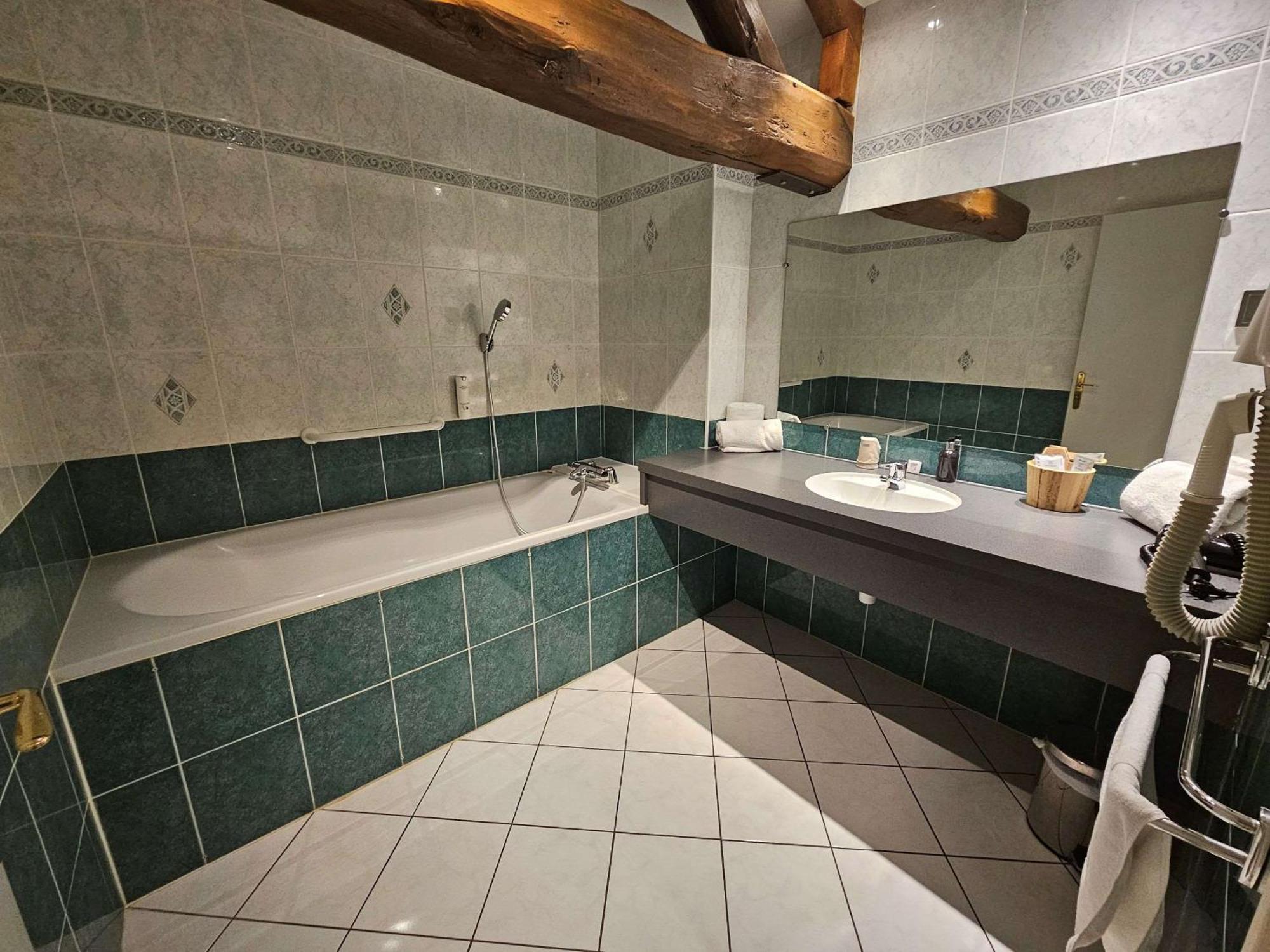 Auberge Du Lac, Sure Hotel Collection By Best Western Mesnil-Saint-Père 외부 사진
