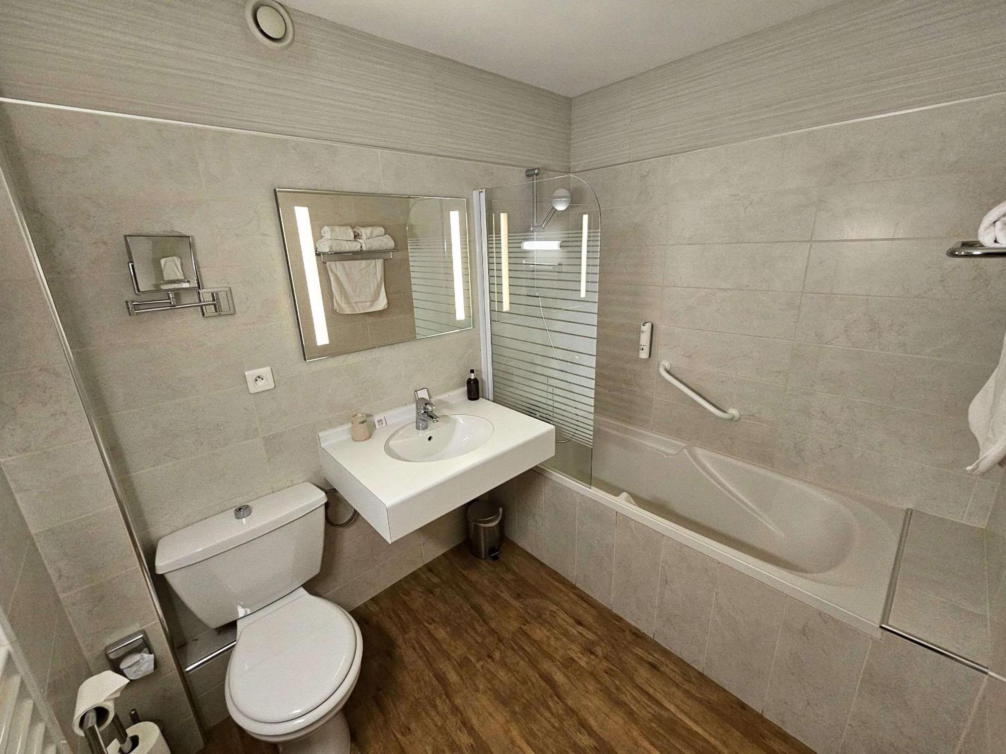 Auberge Du Lac, Sure Hotel Collection By Best Western Mesnil-Saint-Père 외부 사진