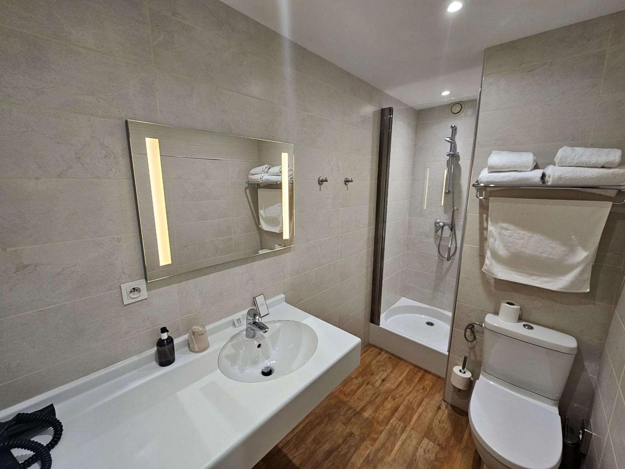 Auberge Du Lac, Sure Hotel Collection By Best Western Mesnil-Saint-Père 외부 사진